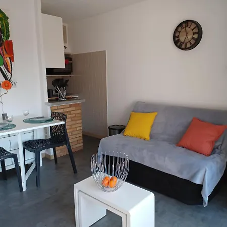 Cosy En Bord De - Port Santia Lucia St Raphael Appartement