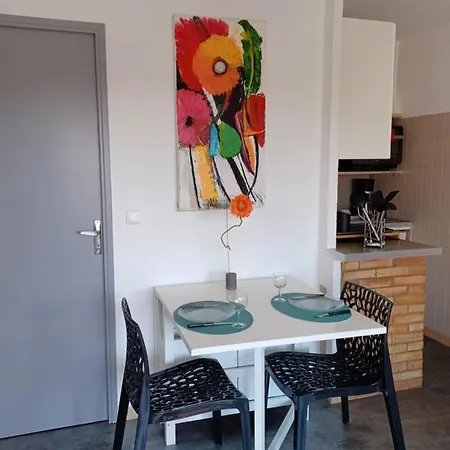 Cosy En Bord De - Port Santia Lucia St Raphael Appartement
