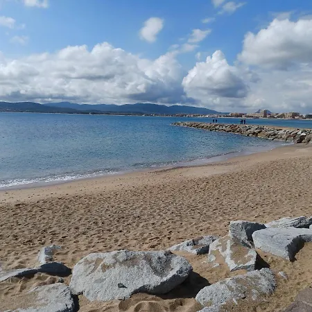 Cosy En Bord De - Port Santia Lucia St Raphael Appartement *